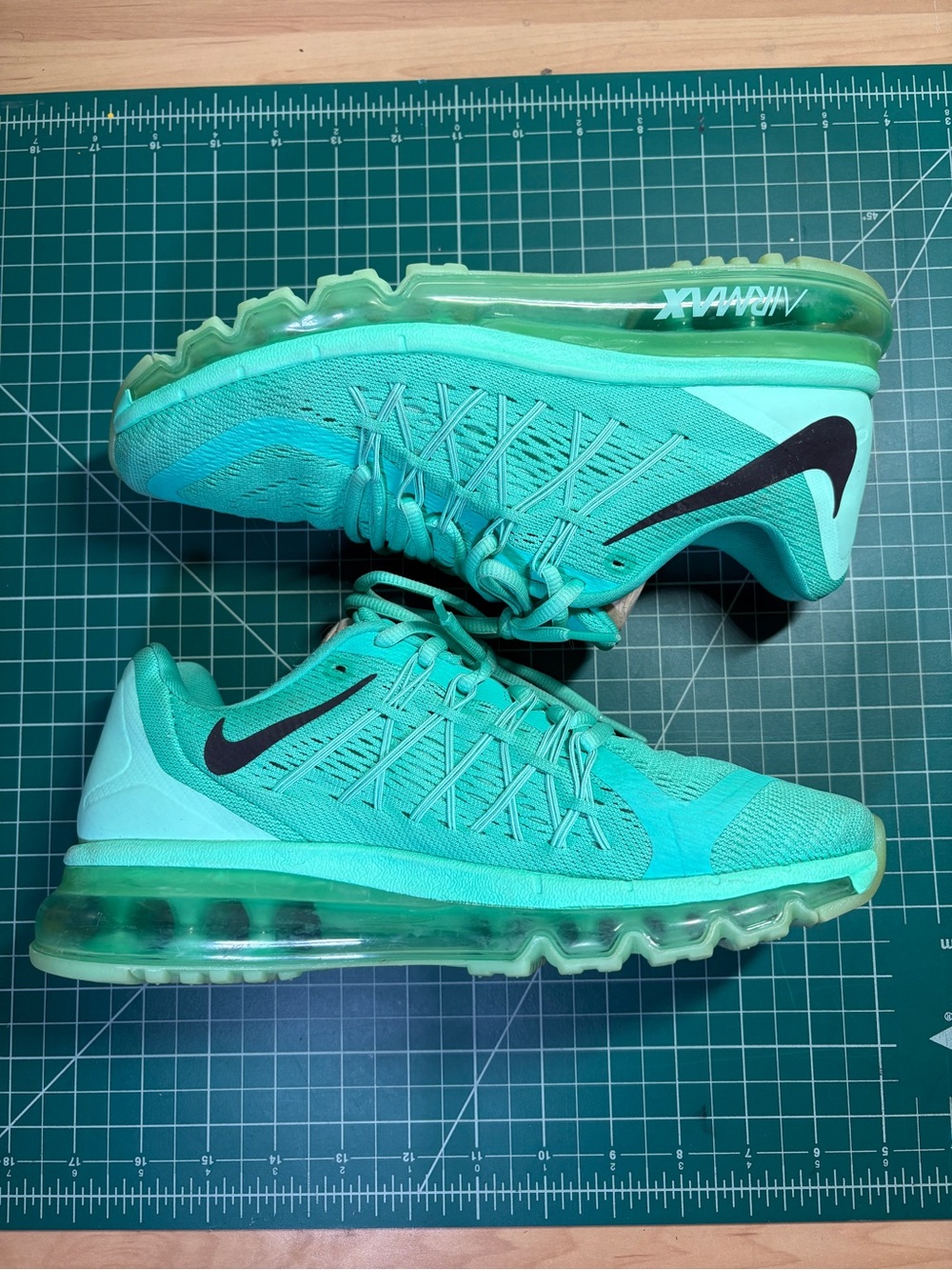 Nike Women's Teal/Turquoise Air Max Running Sneakers